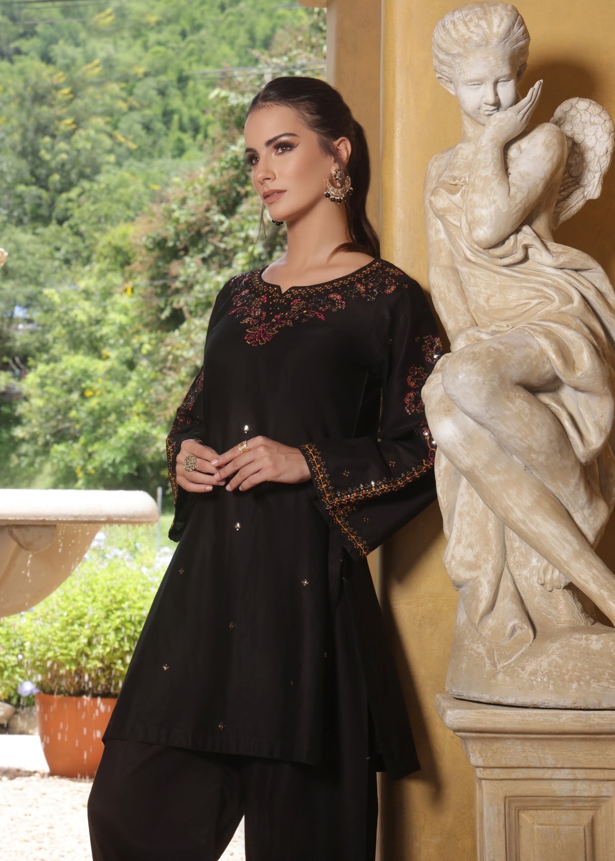 Ainaal Black 2 Pieces