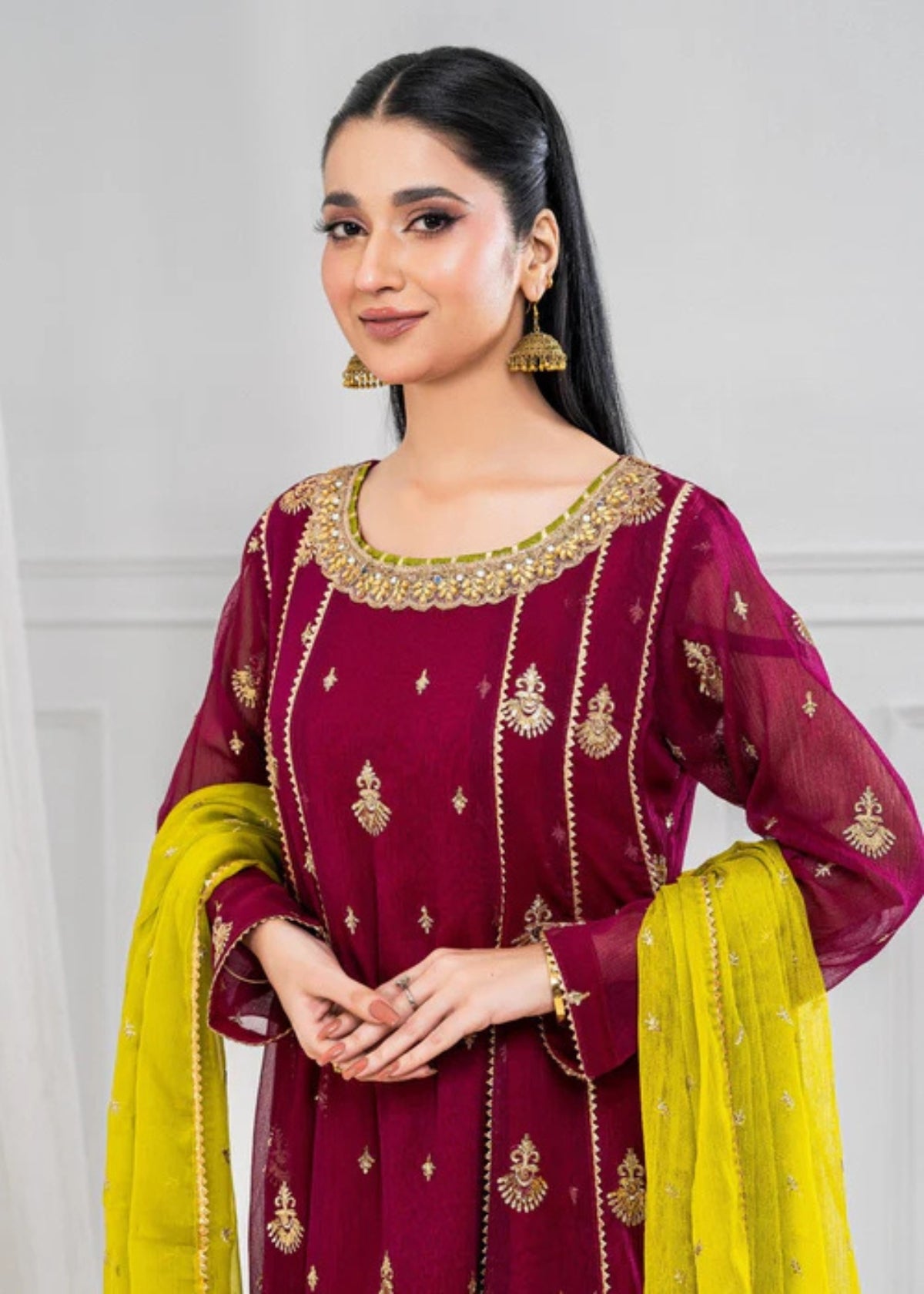 Gulnaar - Cherry Red