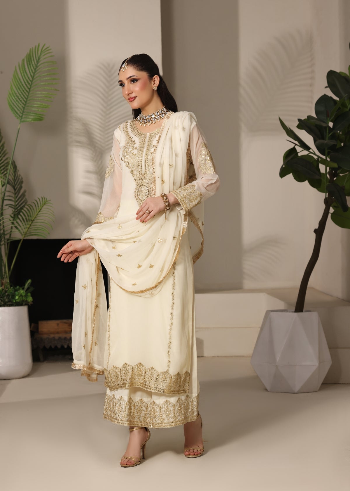 Andaz Off White