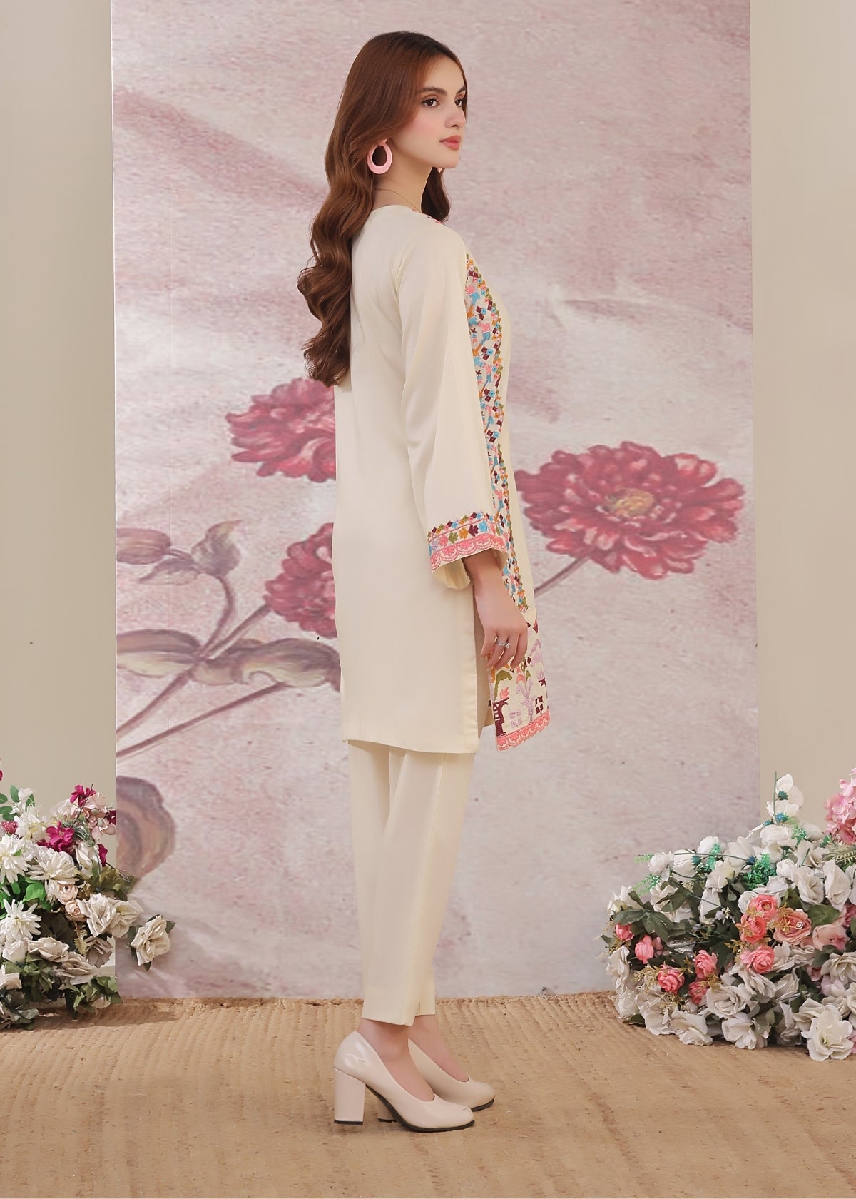 Ahana Cream 2 Pieces