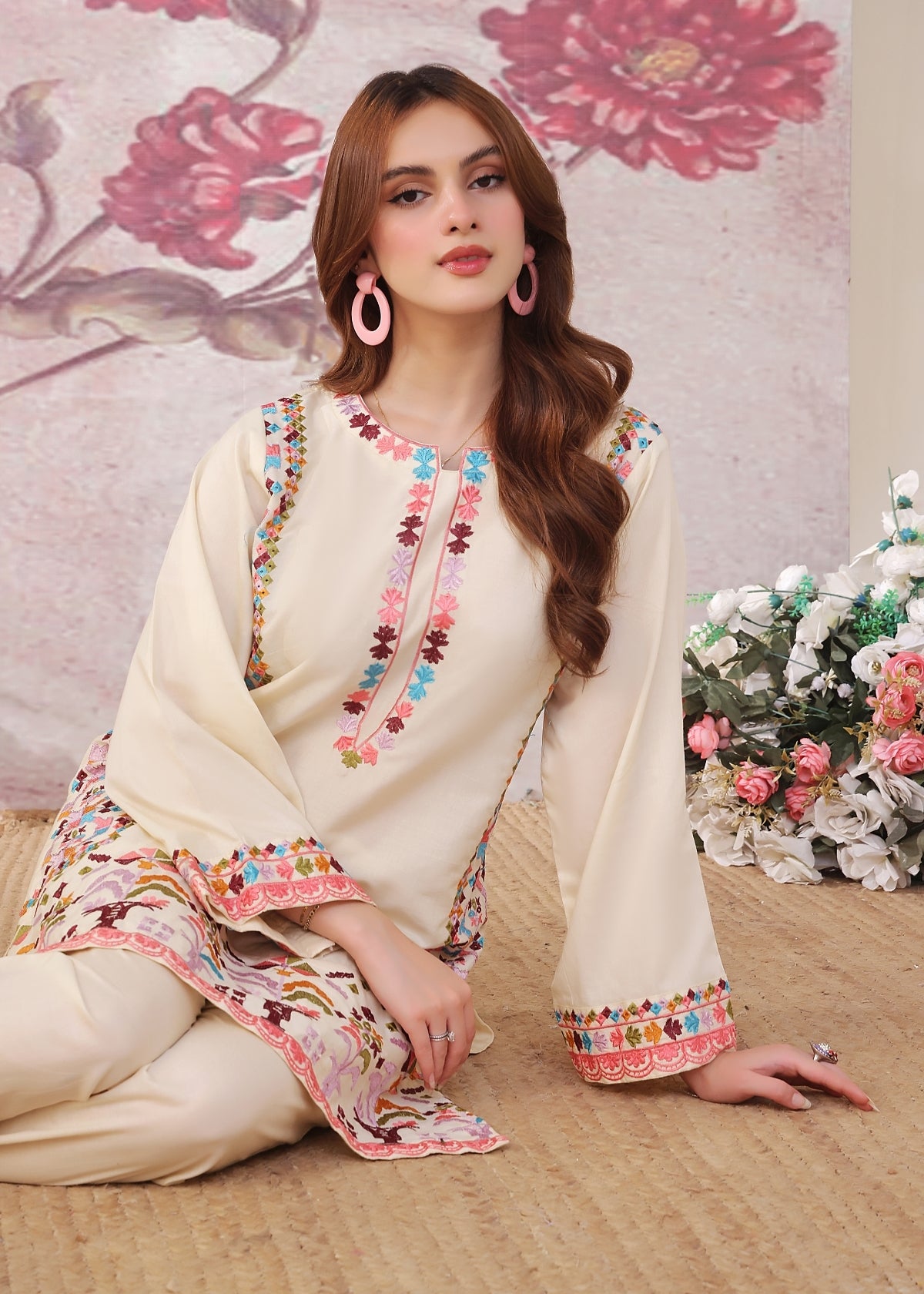 Ahana Cream 2 Pieces