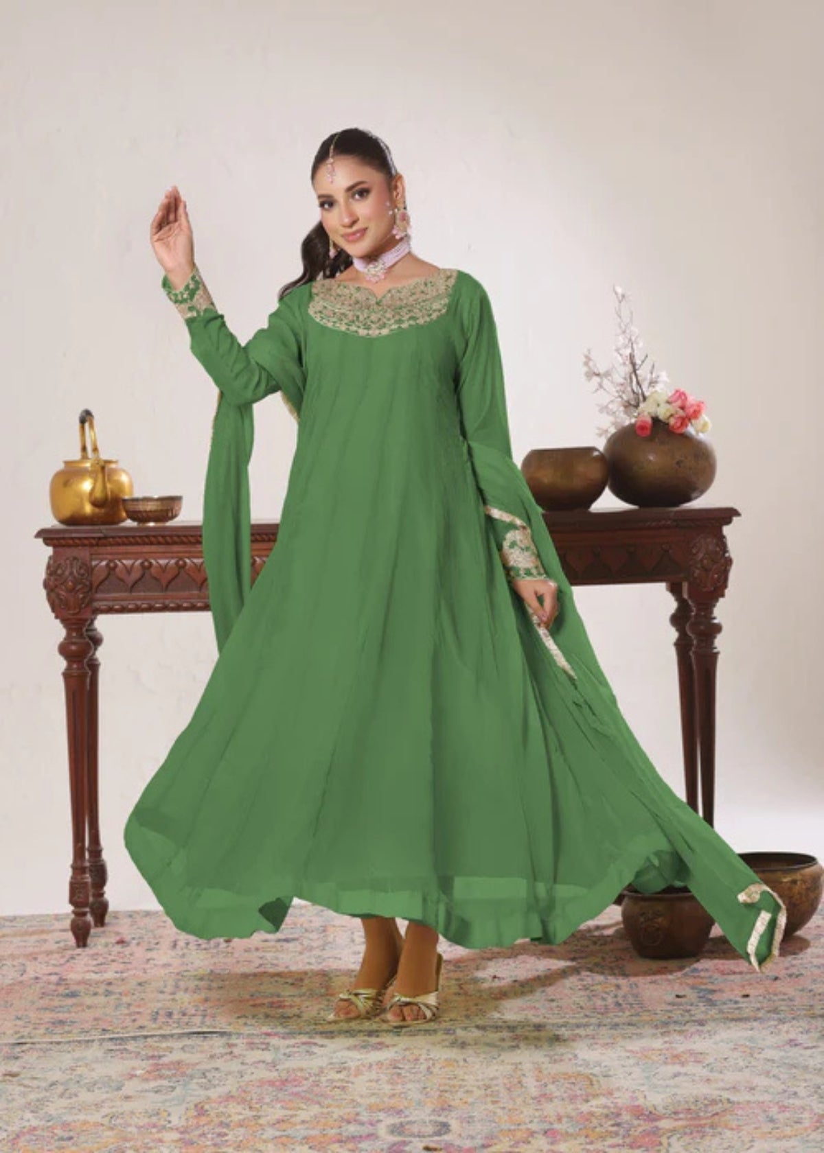 Nelofar  Green