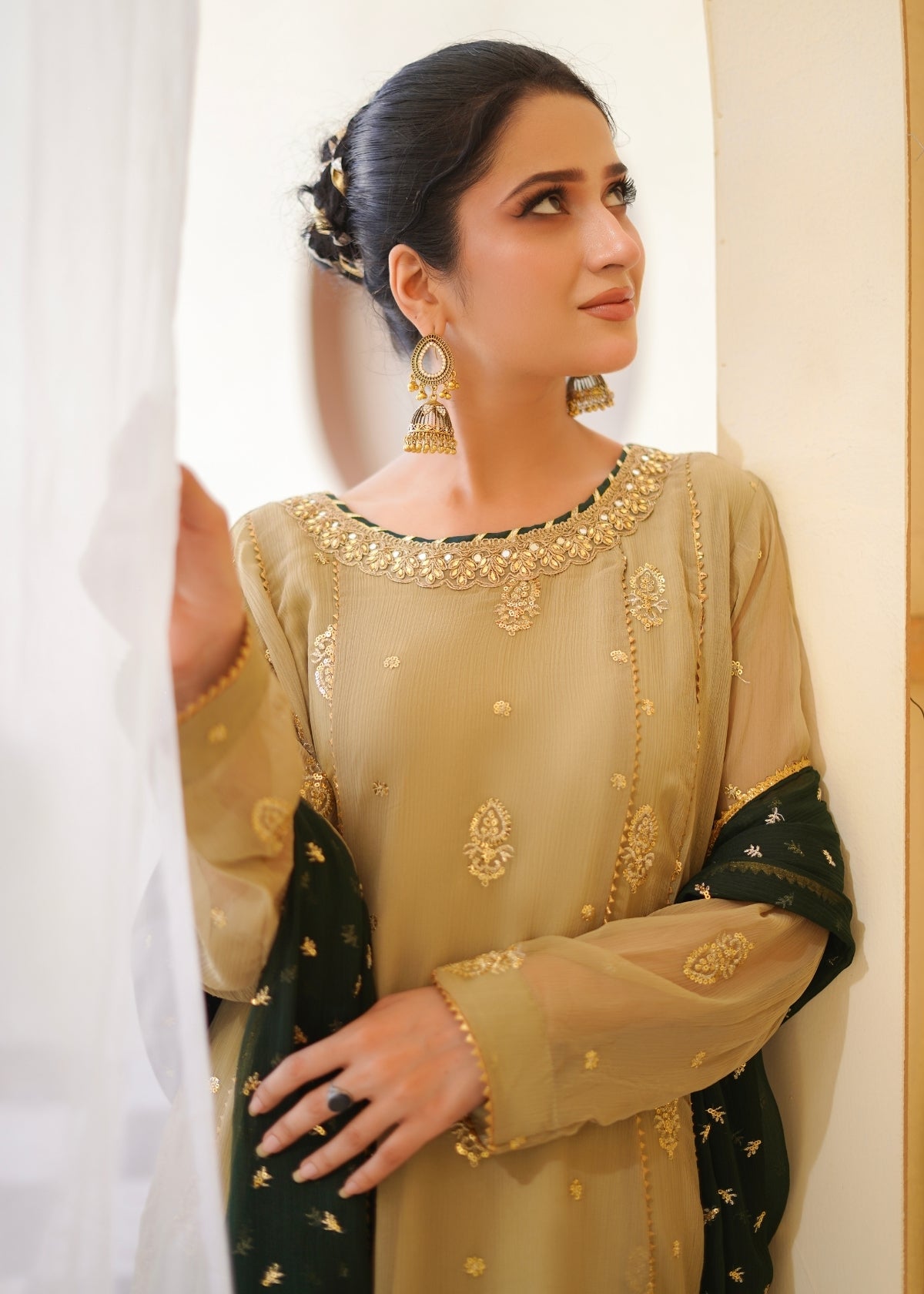 Gulnaar - Beige