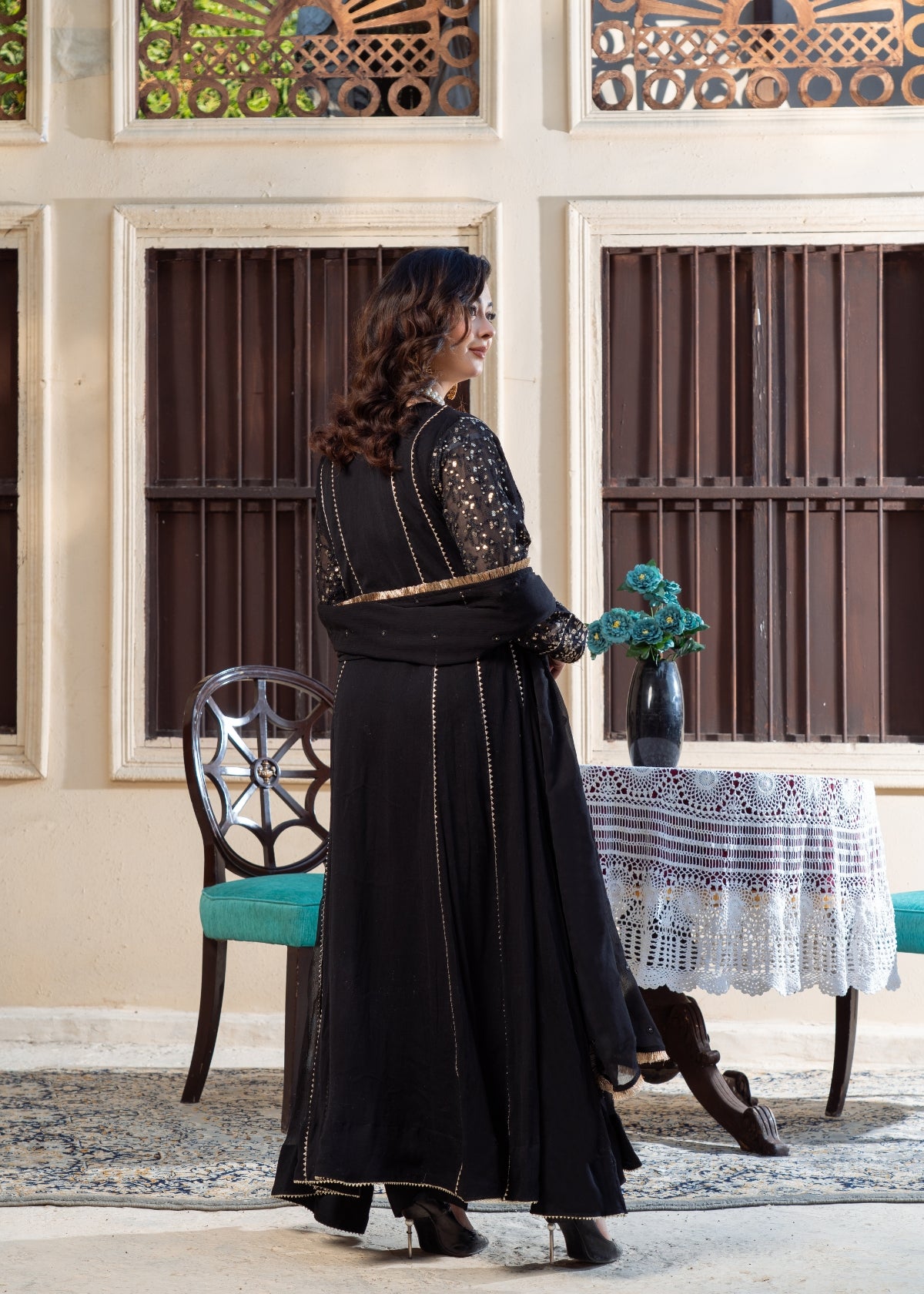 Raani-Black