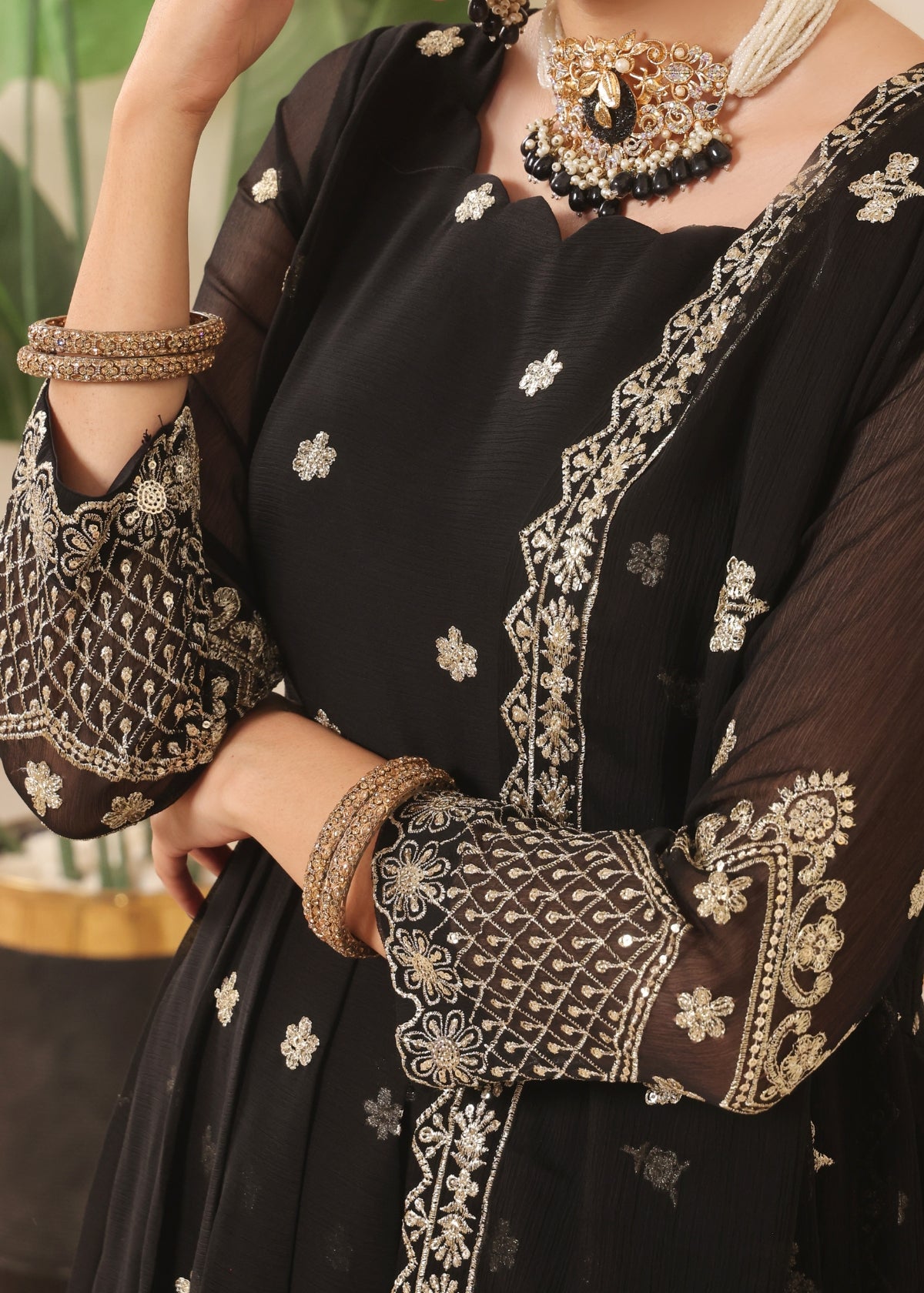 Dhanak - Black
