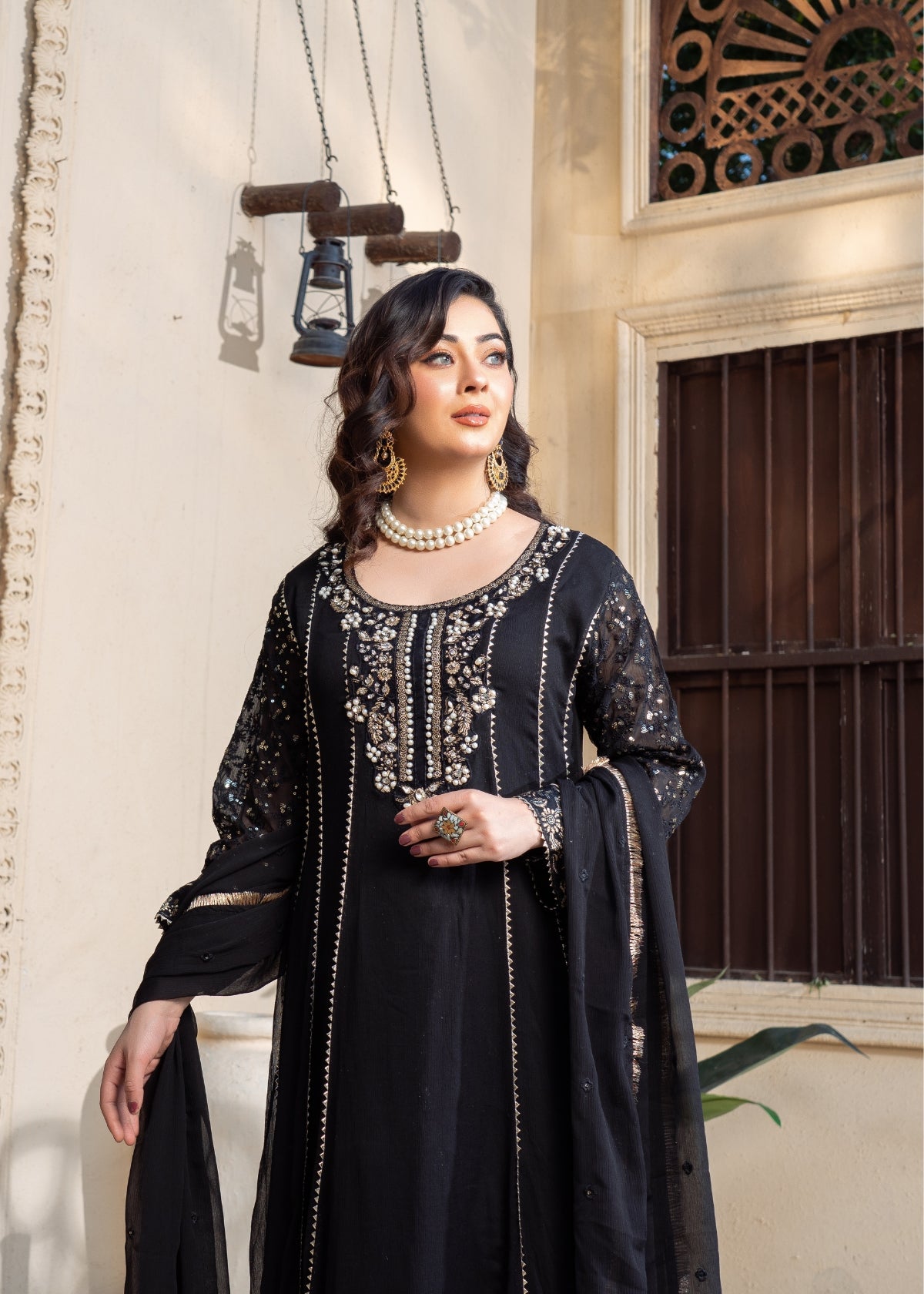 Raani-Black