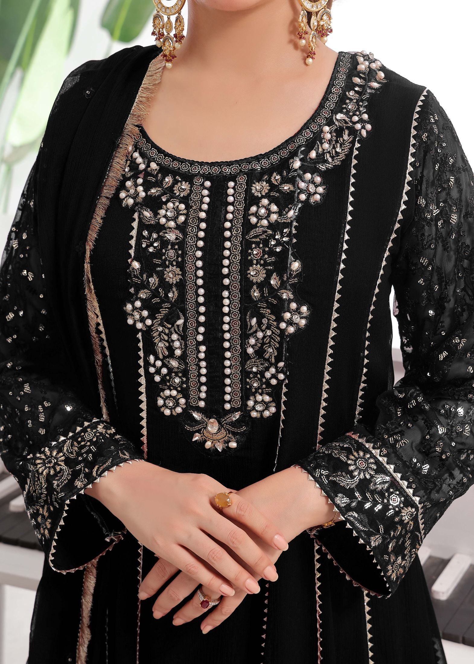 Raani-Black