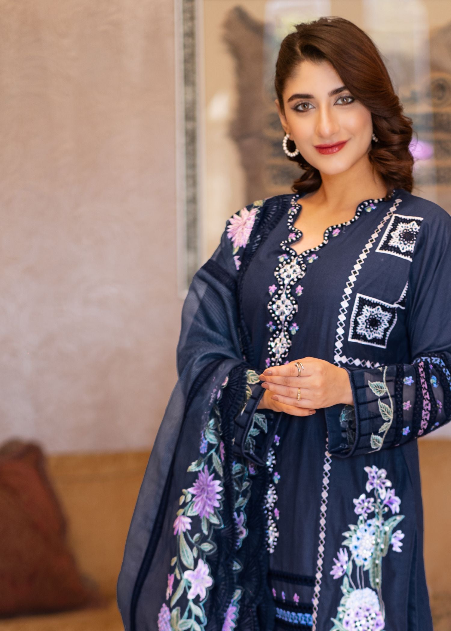 Manzar Navy Blue